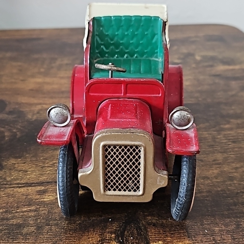 Vintage 1950s Tin Car - Picture 2 of 6